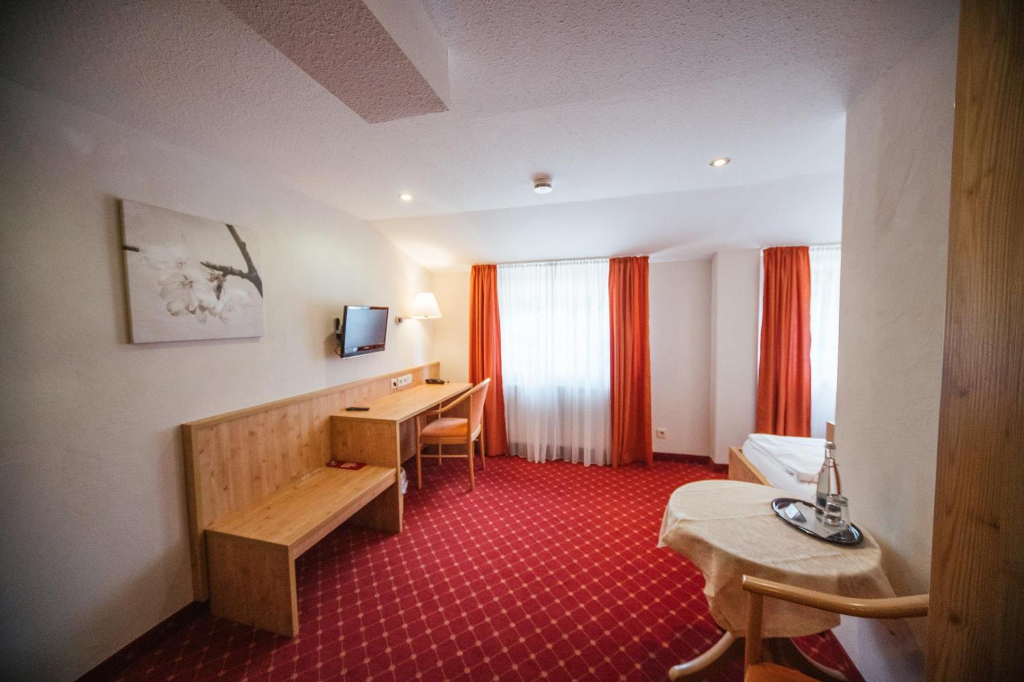 Hotel Waldeck Mit Restaurant "Florian'S" Feldberg  Cameră foto